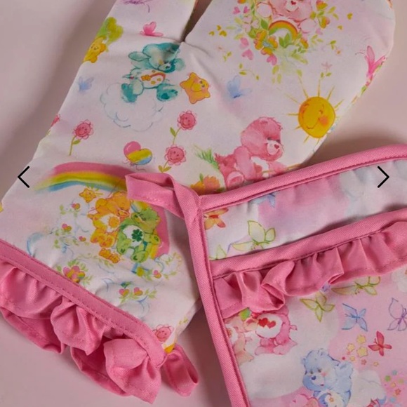 Dolls kill carebears bnwt Care Bears Pink Oven Mitt and Pot Holder Set - Picture 2 of 5